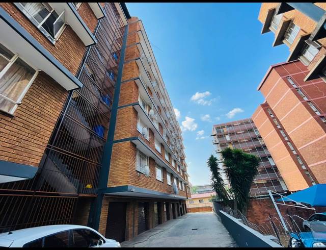 1 BEDROOM APARTMENT FOR SALE IN SUNNYSIDE